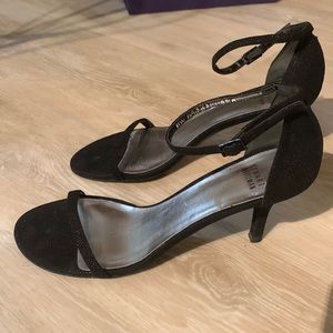 Stuart Weitzman black Goose Bump strappy 3 inch heels size 8.5